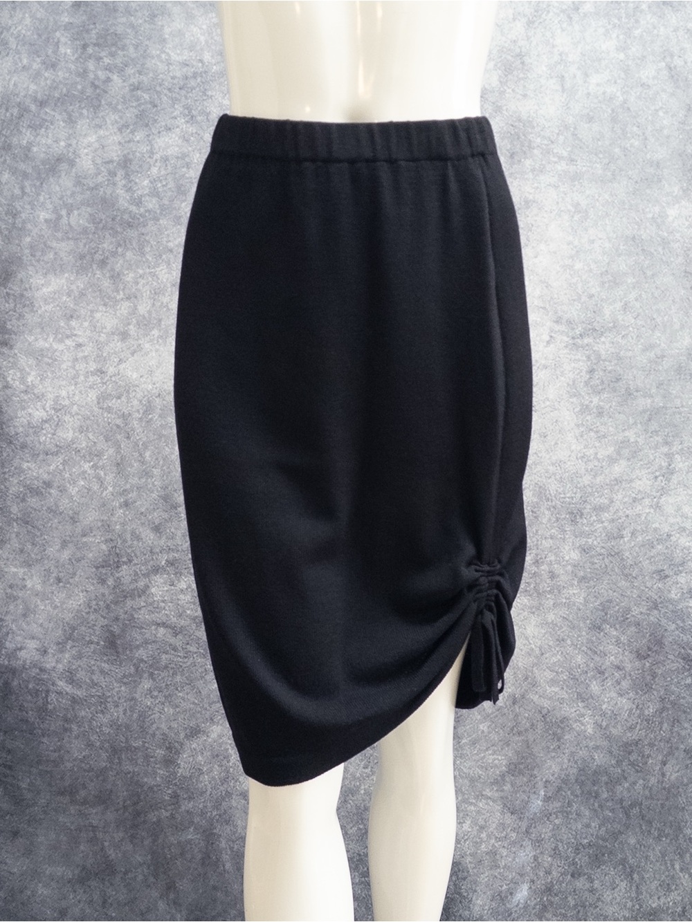 Vtg‎ St. John Black Ruched Side Midi Skirt, Size 2